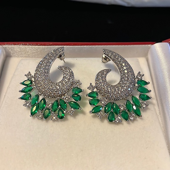 Emerald Green C Shape Marquis Gem Cz Earrings - Picture 3 of 4